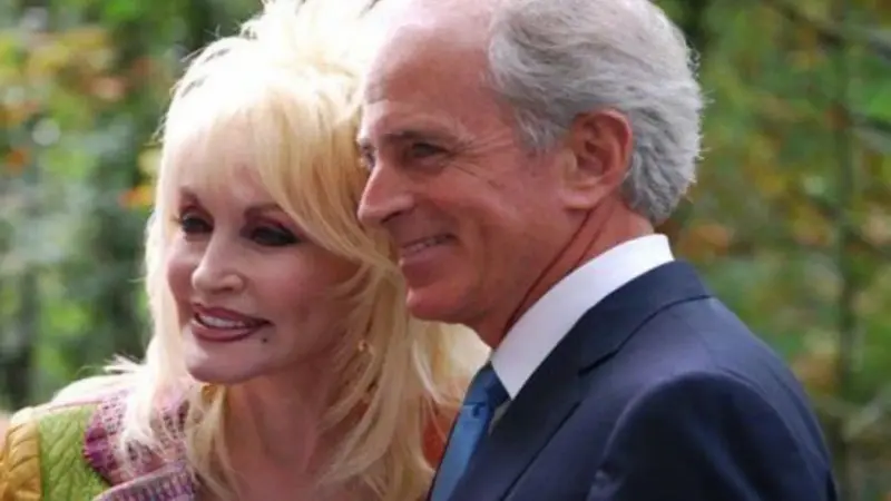 Carl Dean and his wife Dolly Parton